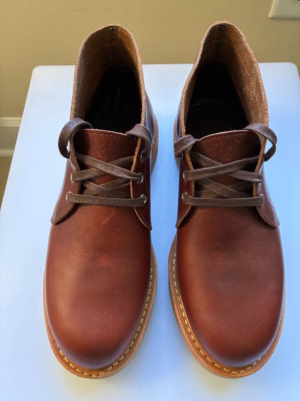 White's Chukka 853 Boots..size 8EE...fits like a Men's 9